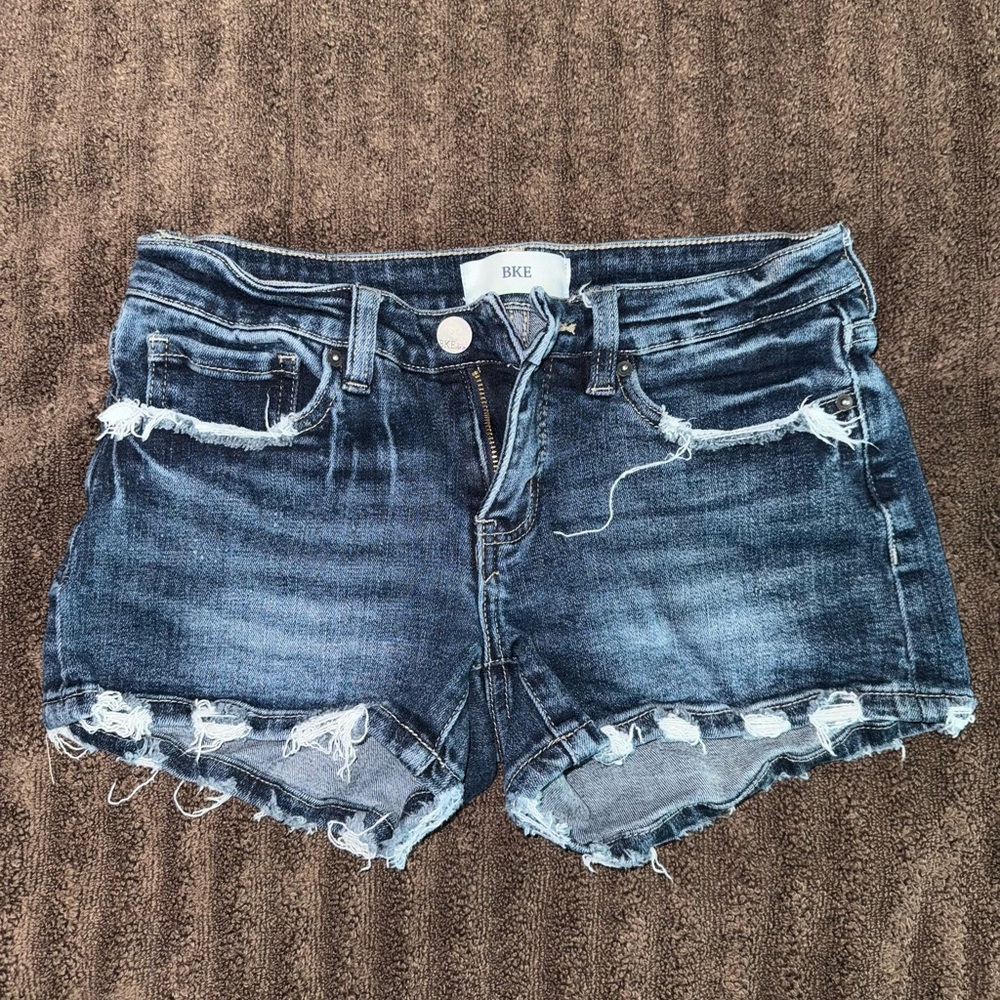 BKE Women's Frayed Hem Jean Shorts - Dark Blue